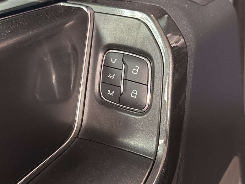 Used 2022 Gray Ford Lariat image 23