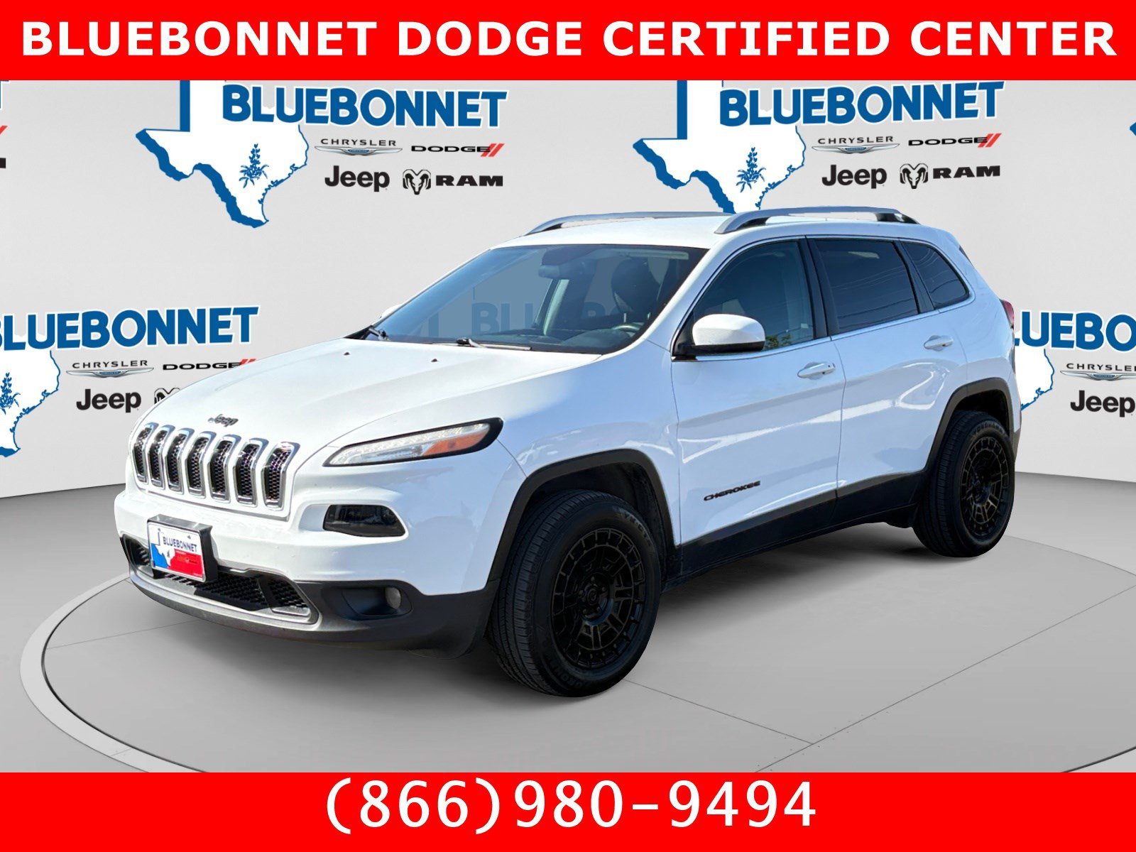 Used 2017 Bright White Clearcoat Jeep Latitude image 1