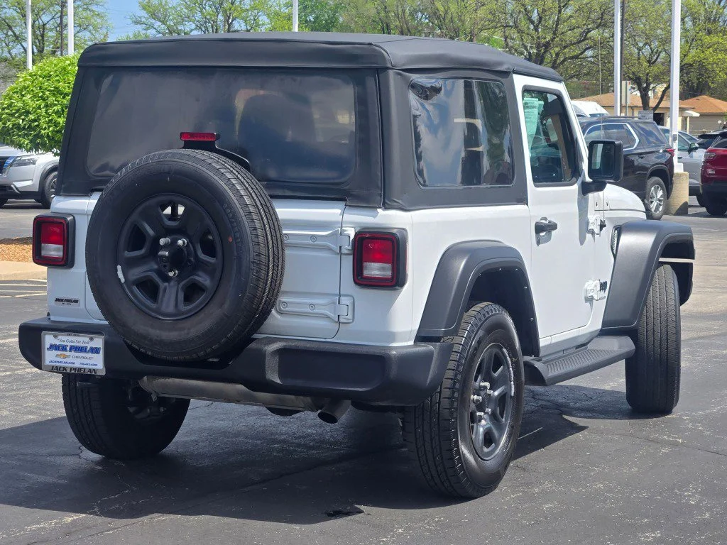 Used 2022 White Jeep Sport 4x4 image 9