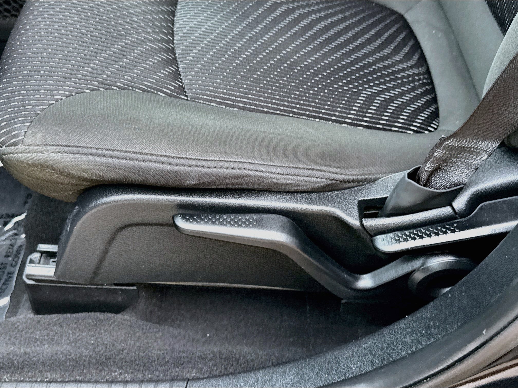 Used 2019 Pitch Black Clearcoat Dodge SE image 14