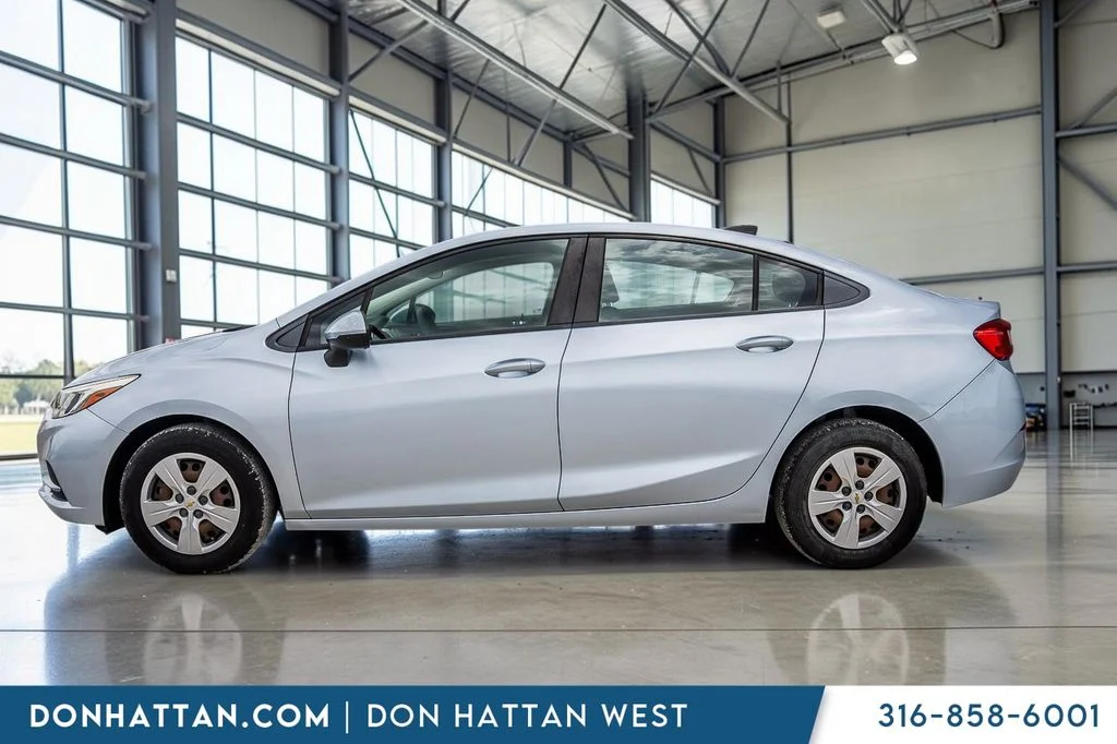 Used 2018 Chevrolet Cruze LS with VIN 1G1BC5SM6J7207717 for sale in Park City, KS