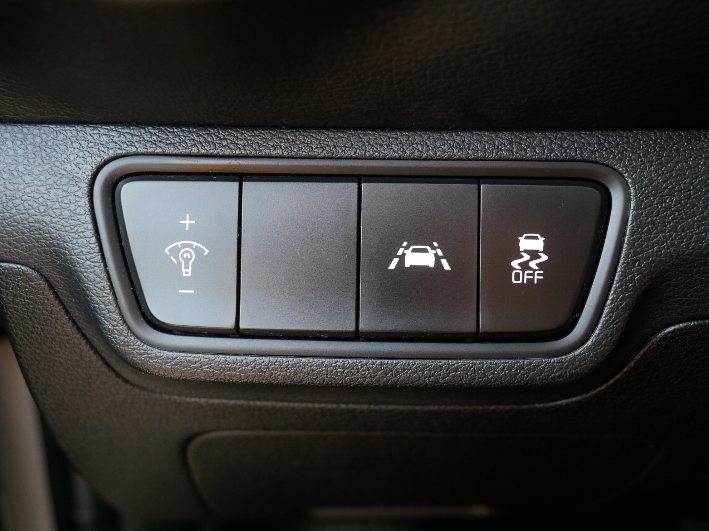 Used 2019 Clear White Kia LXS image 26