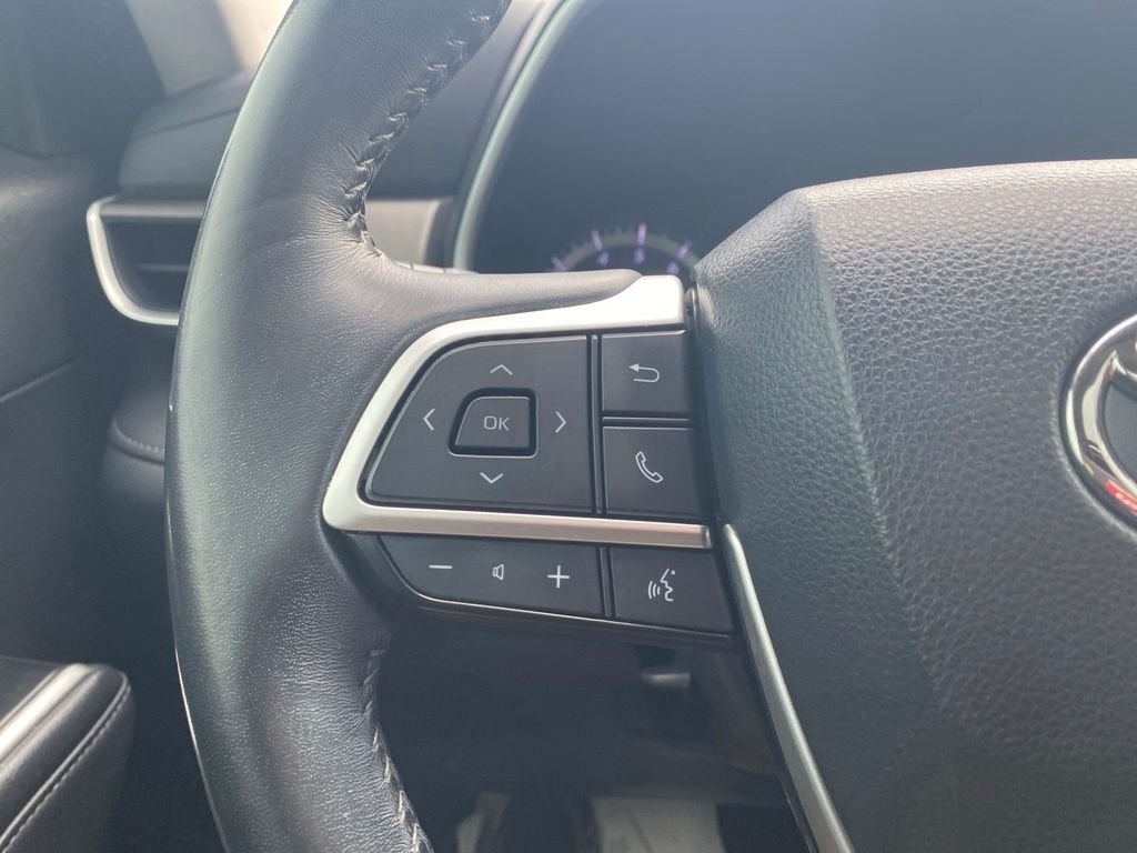 Used 2022 Black Toyota XLE image 18