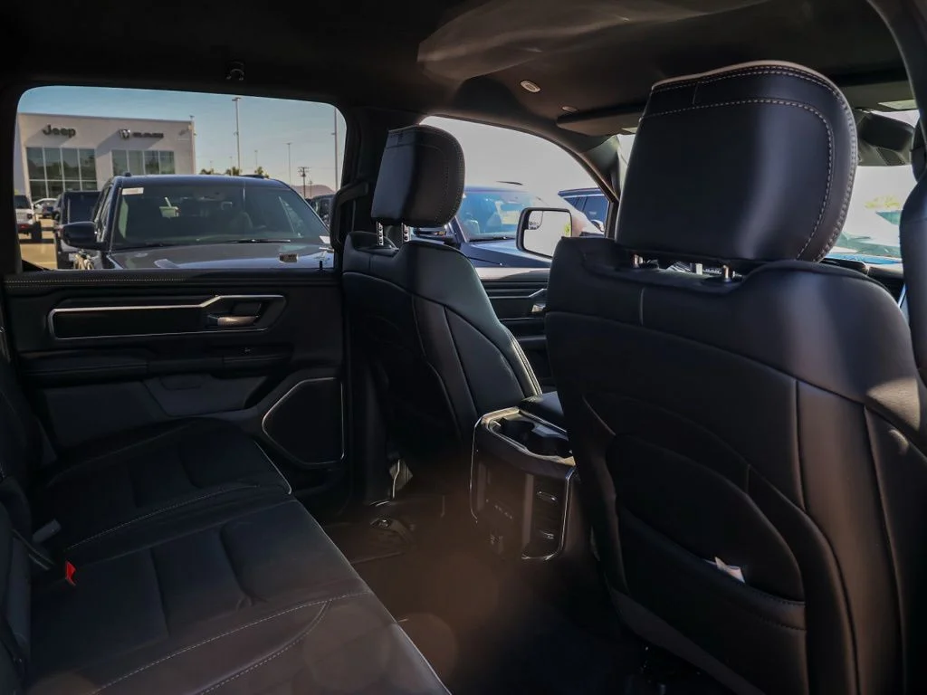 New 2026 Diamond Black Crystal Pearl-Coat Exterior Paint RAM Laramie image 15