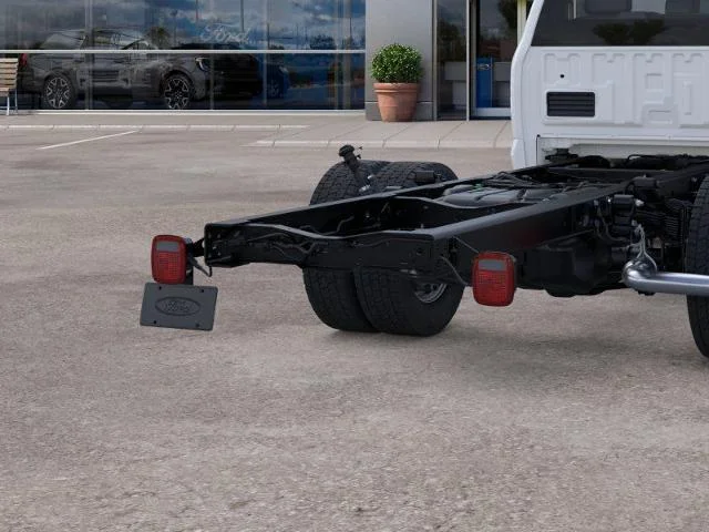 New 2026 Oxford White Ford F-550® XL image 43