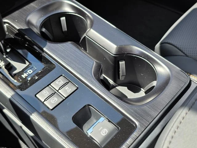 New 2026 ICE SILVER METALLIC Subaru Wilderness image 39
