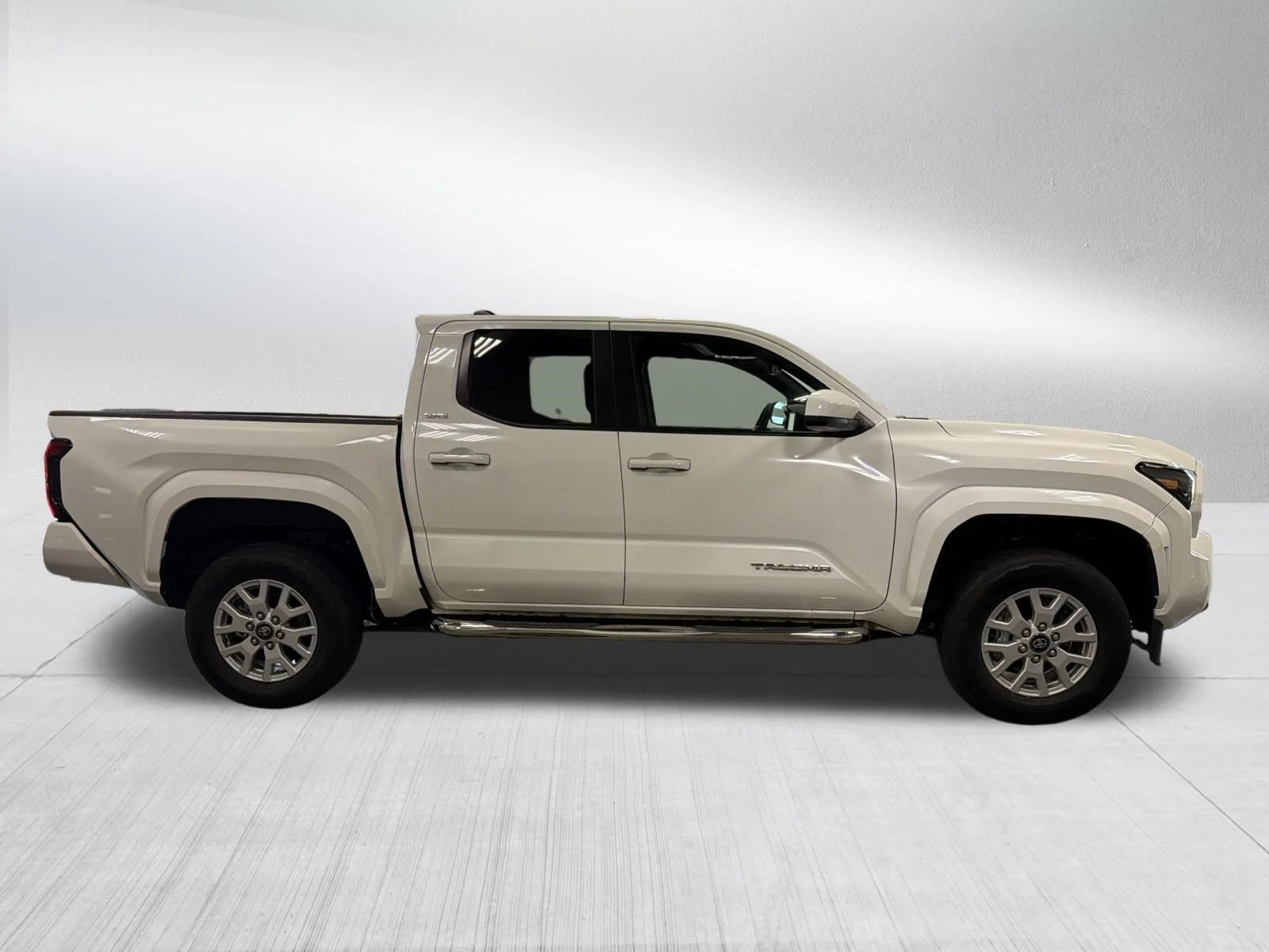 Used 2026 Ice Cap Toyota SR5 image 8