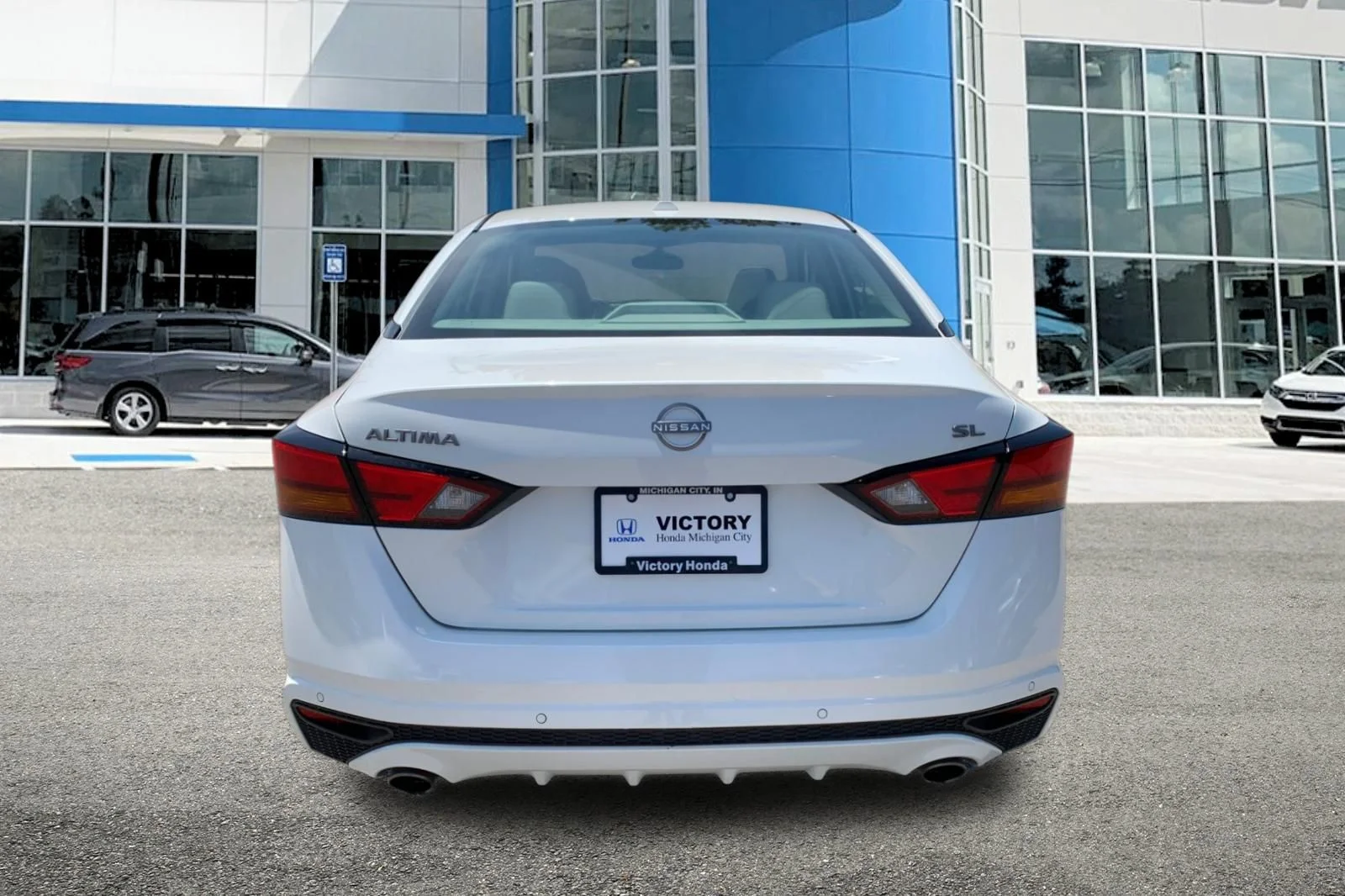 Used 2024 White Nissan 2.5 SL image 4