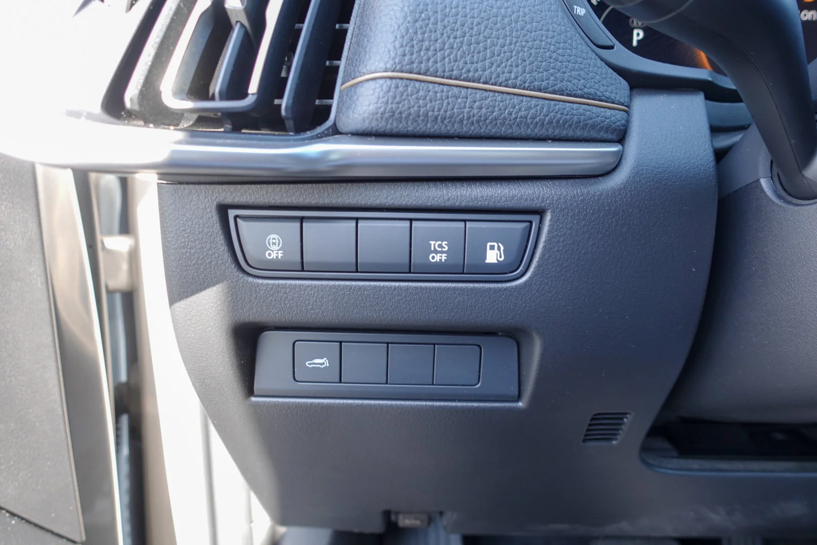 Certified Used 2024 Platinum Quartz Mazda Preferred image 18