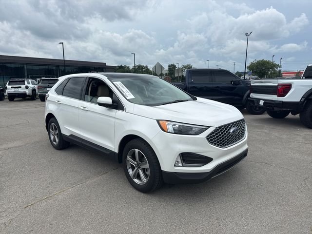 Used 2023 White Ford SEL image 7