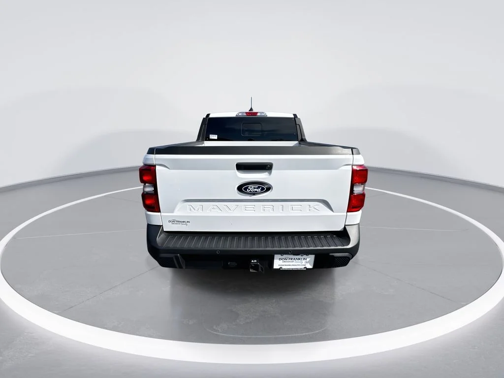 Used 2025 White Ford Lariat image 7