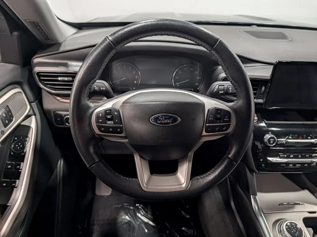 Used 2023 Gray Ford Limited image 16
