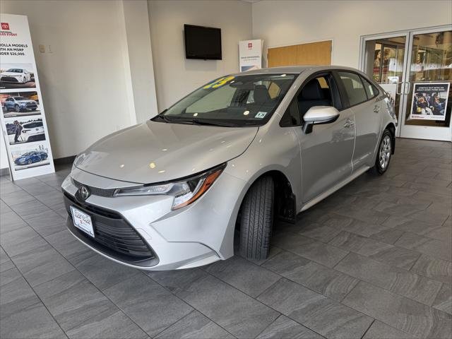 Certified Used 2023 SILVER ME. Toyota  image 3