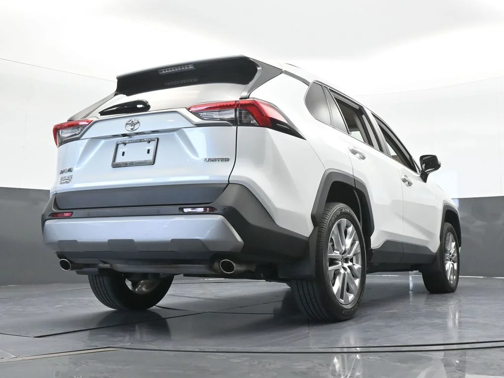 Used 2023 Ice Cap Toyota Limited image 57
