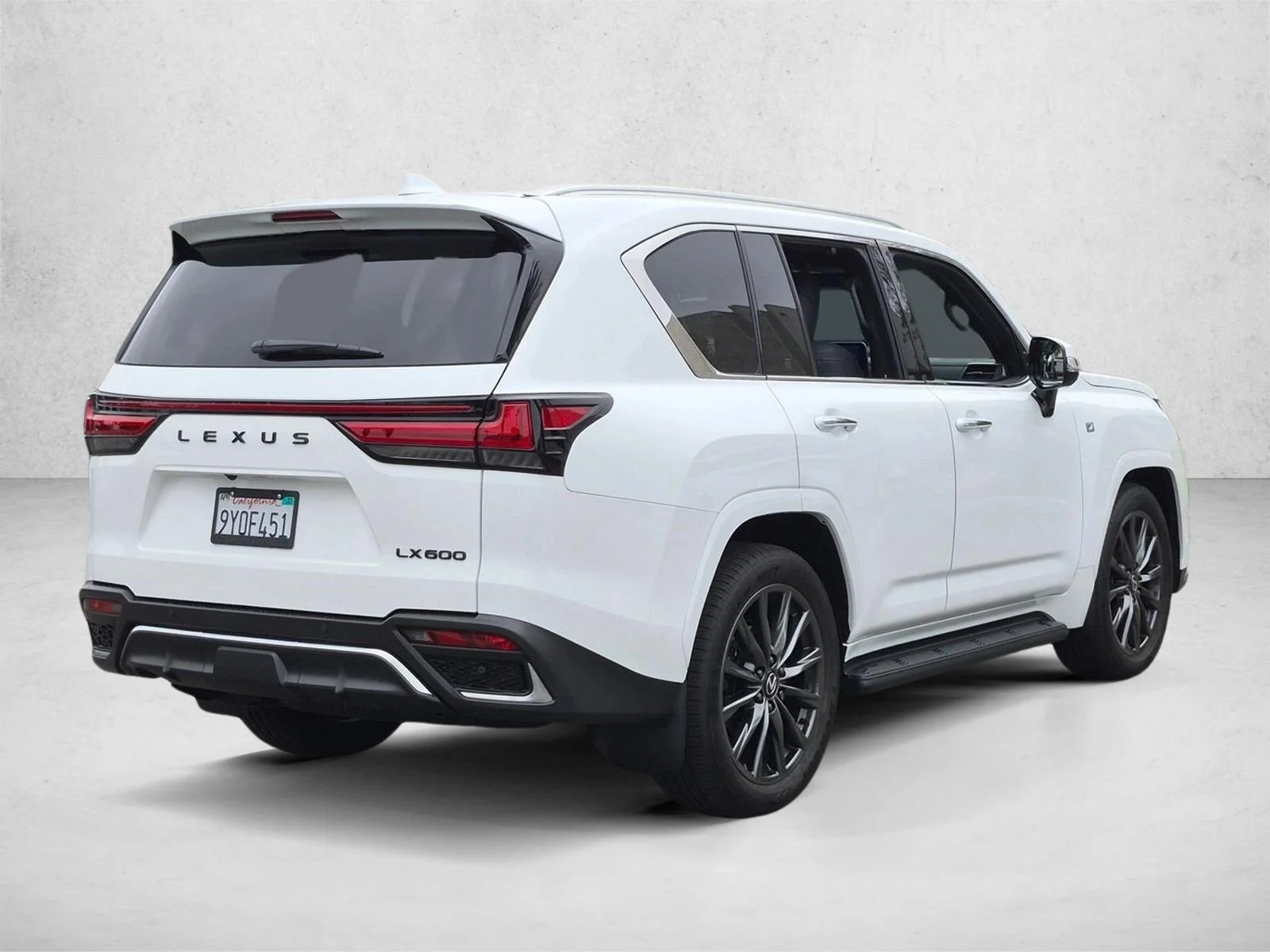 Used 2026 Ultra White Lexus LX 600 F SPORT Handling image 6