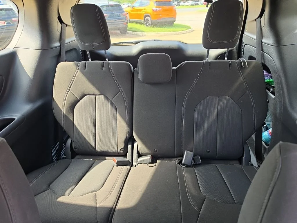 Used 2020 White Chrysler Touring image 17