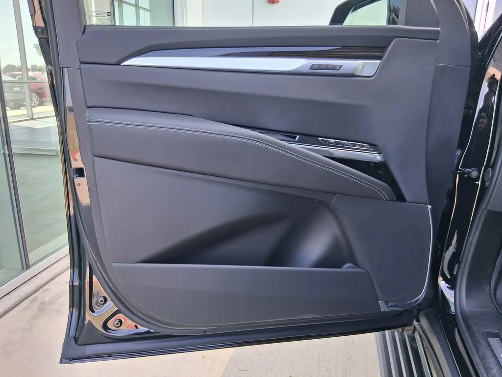 2026 Cadillac Escalade Luxury - Photo 18