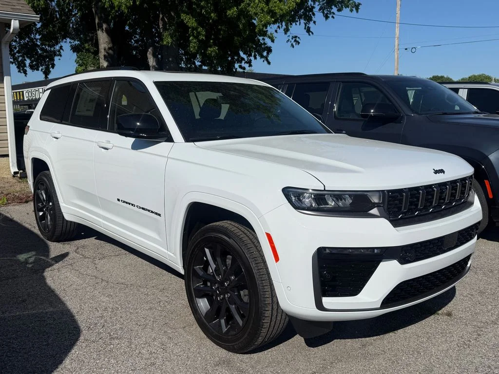 New 2026 White/off-white Jeep Limited image 3
