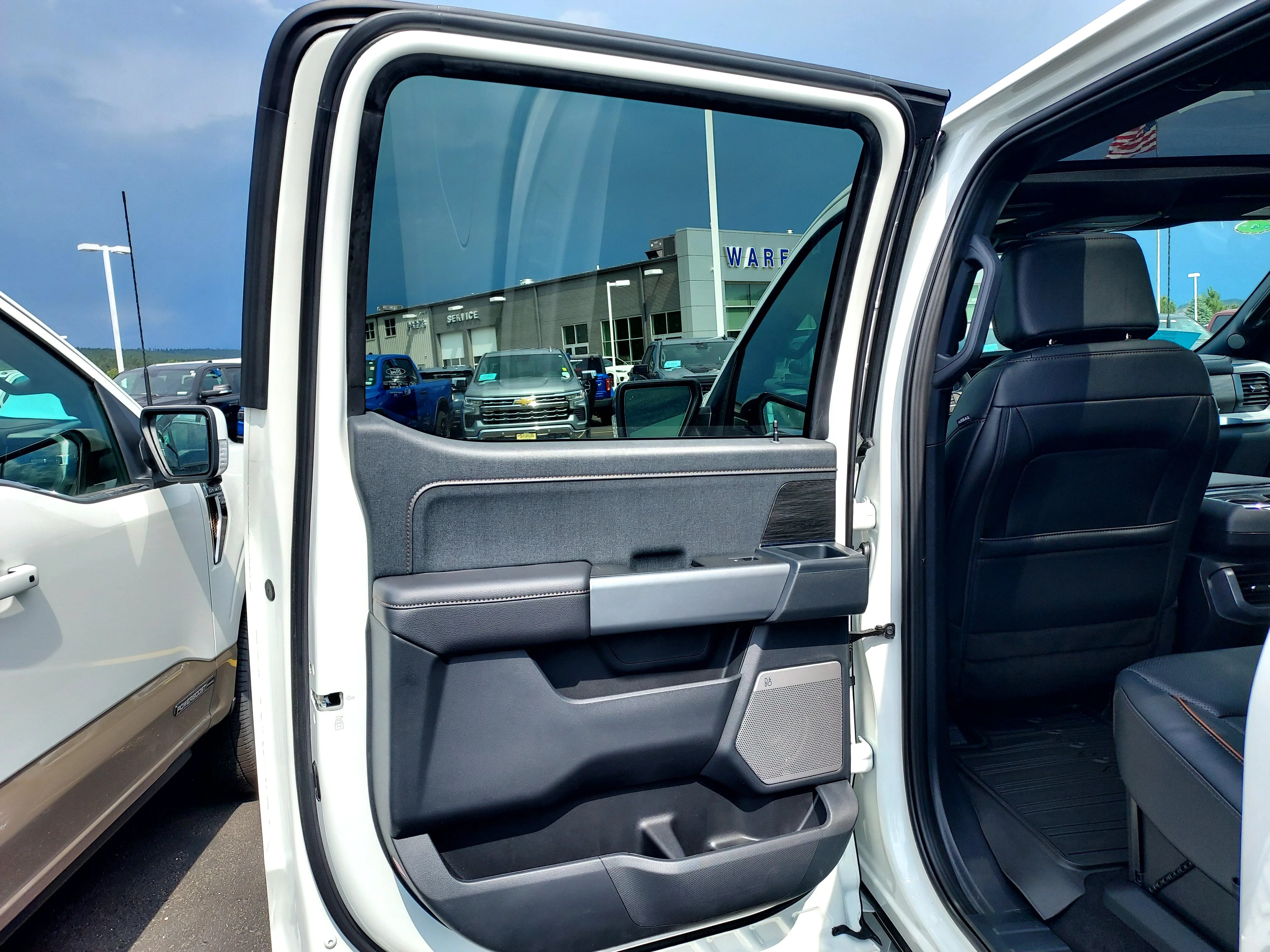 New 2026 Star White Metallic Tri-Coat Ford LARIAT image 16