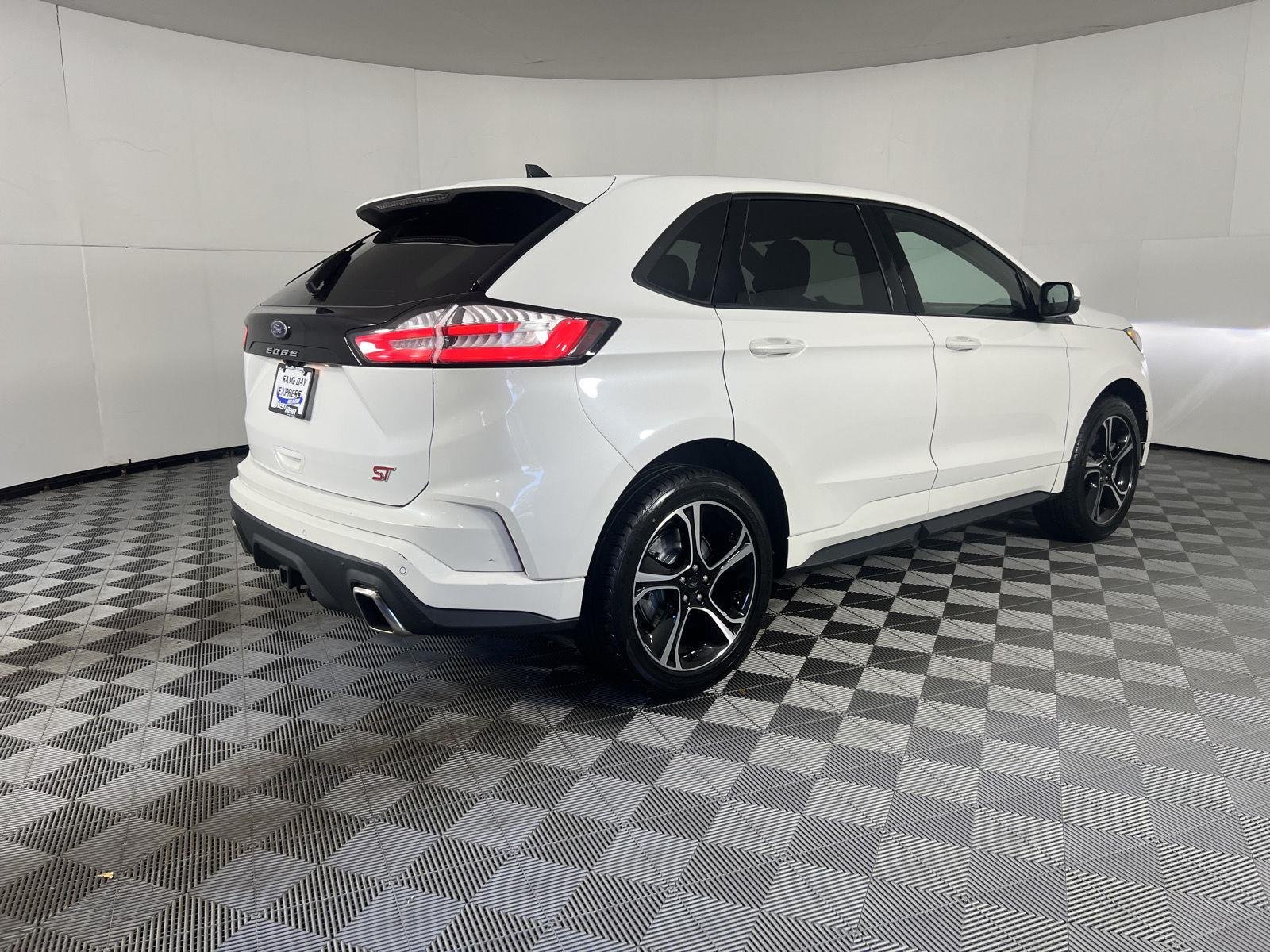 Used 2023 Star White Metallic Tri-Coat Ford ST image 22