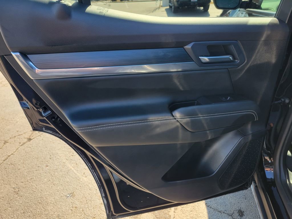 2025 GMC TERRAIN - Image 18