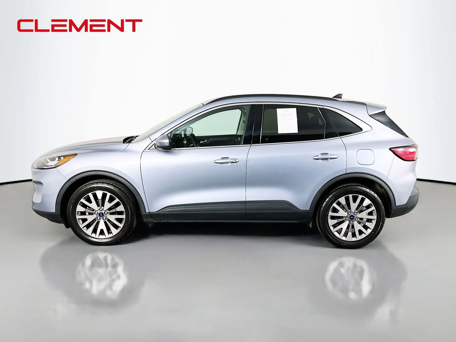 Used 2022 Blue Ford Titanium image 5