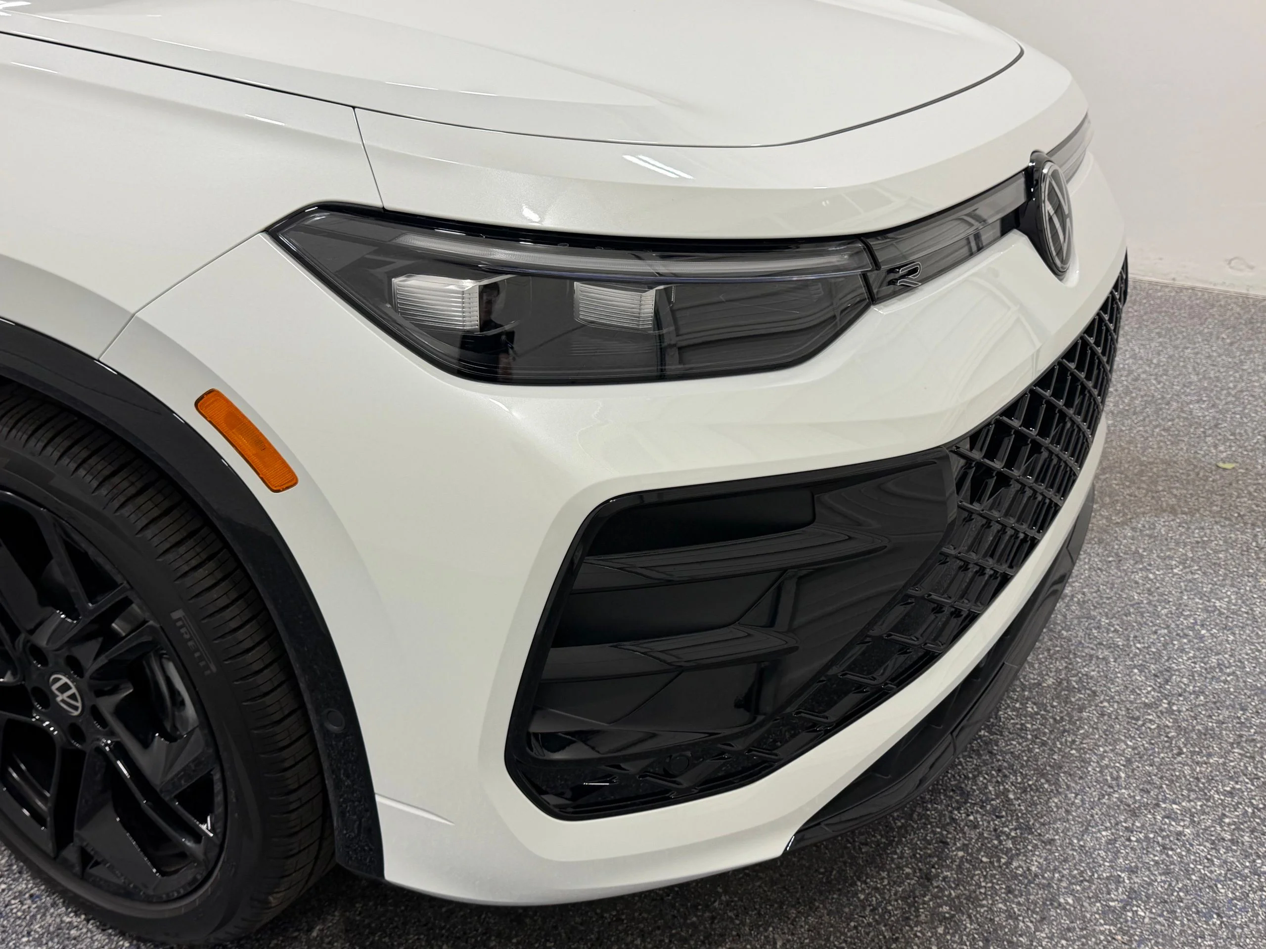 New 2026 White Volkswagen SE R-Line Black image 18