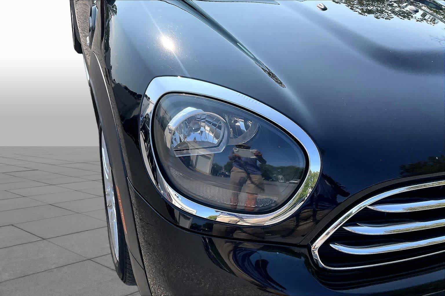 Used 2020 Midnight Black Metallic MINI Cooper image 28