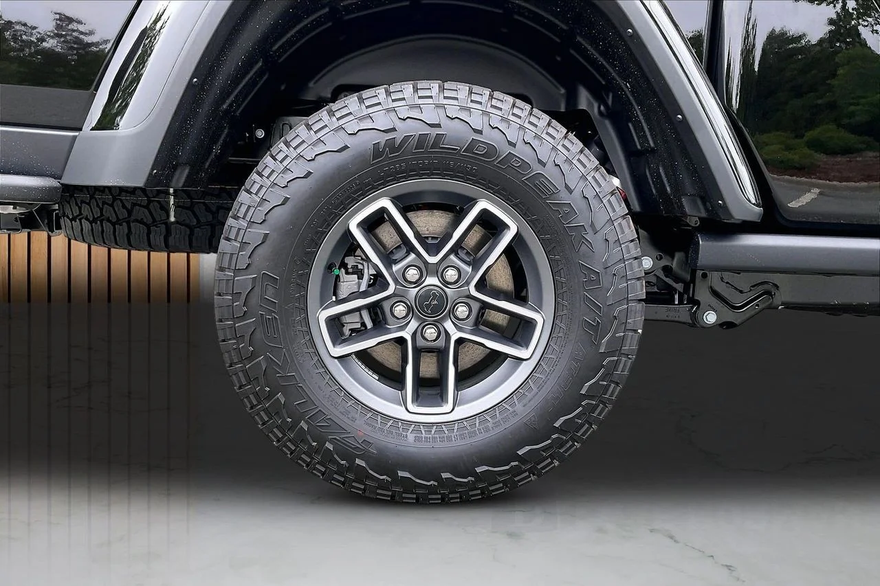 New 2026 Black Clear-Coat Exterior Paint Jeep Mojave X image 35
