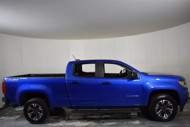 Used 2022 Blue Chevrolet Z71 image 11