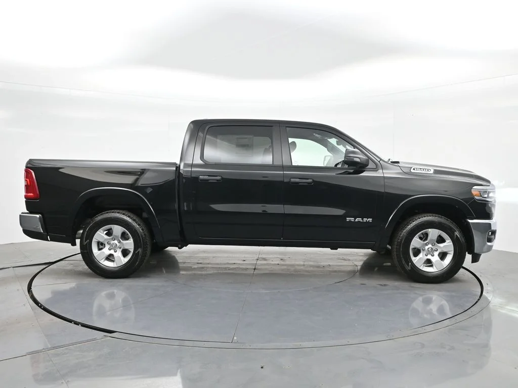 New 2026 Diamond Black Crystal Pearl-Coat Exterior Paint RAM Big Horn/Lone Star image 6