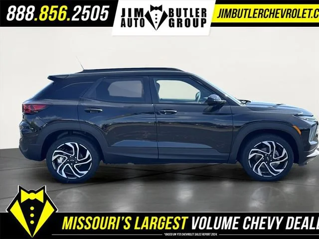 New 2026 Mosaic Black Metallic Chevrolet RS image 5