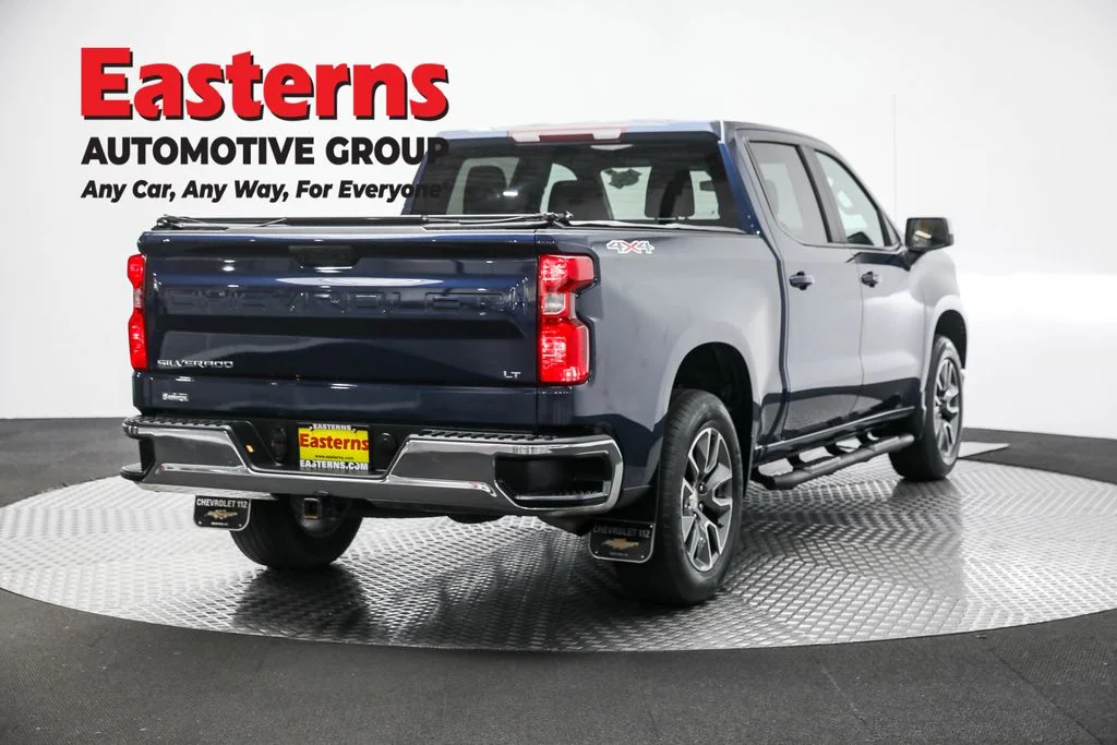 Used 2022 Blue Chevrolet LT image 5