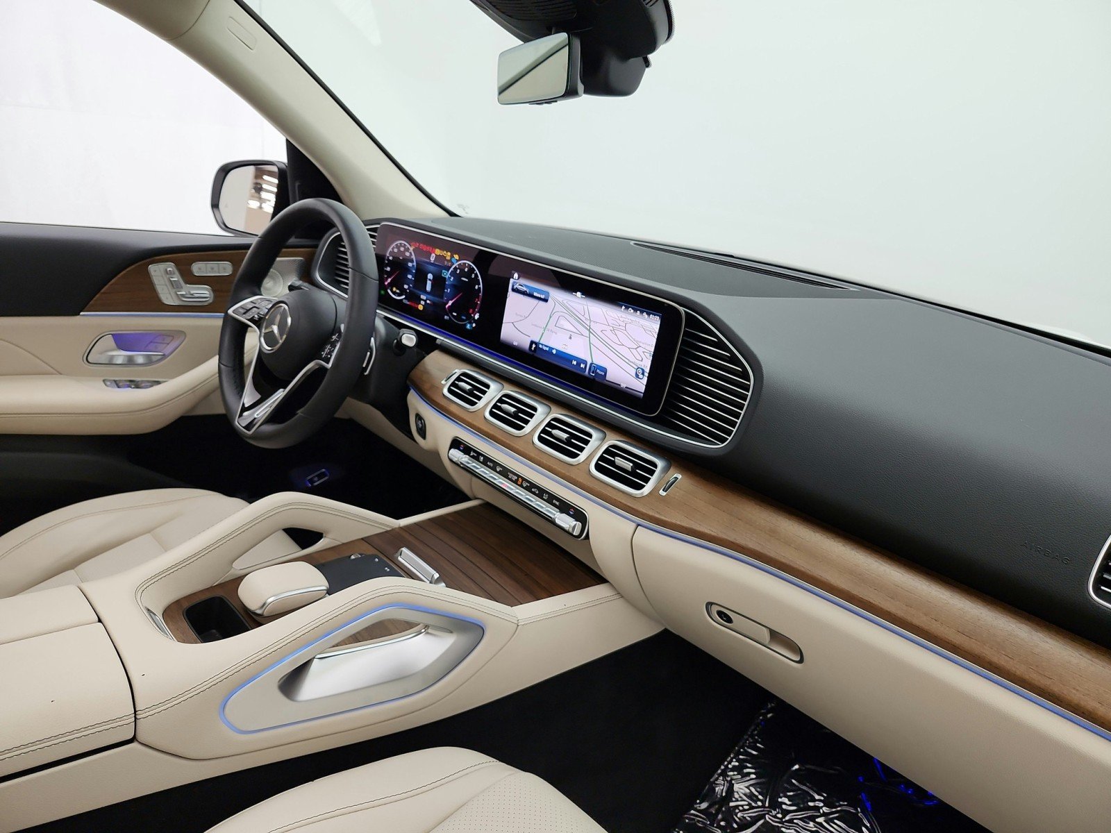 Used 2024 Polar White Mercedes-Benz GLE 450 4MATIC® SUV image 19