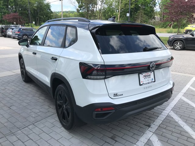New 2026 Pure White w/Deep Black Roof Volkswagen SE Black image 6
