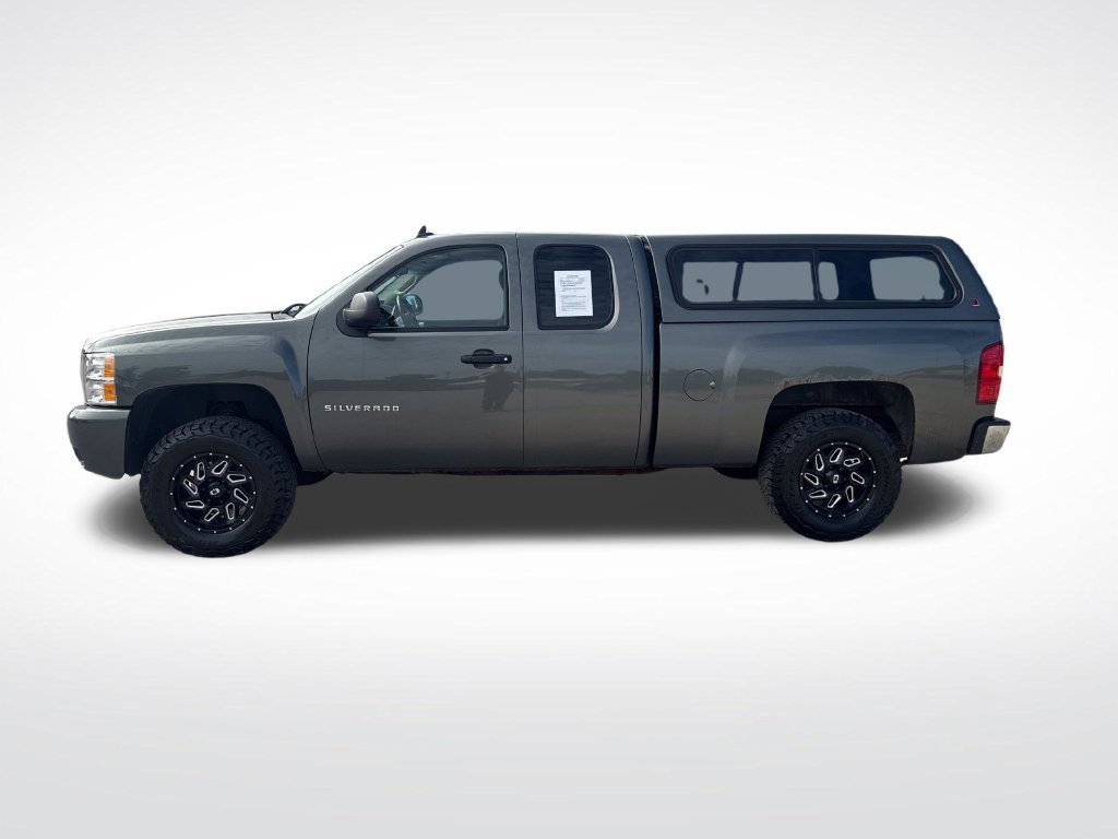 Used 2011 STEEL GREEN METALLIC Chevrolet LT image 2