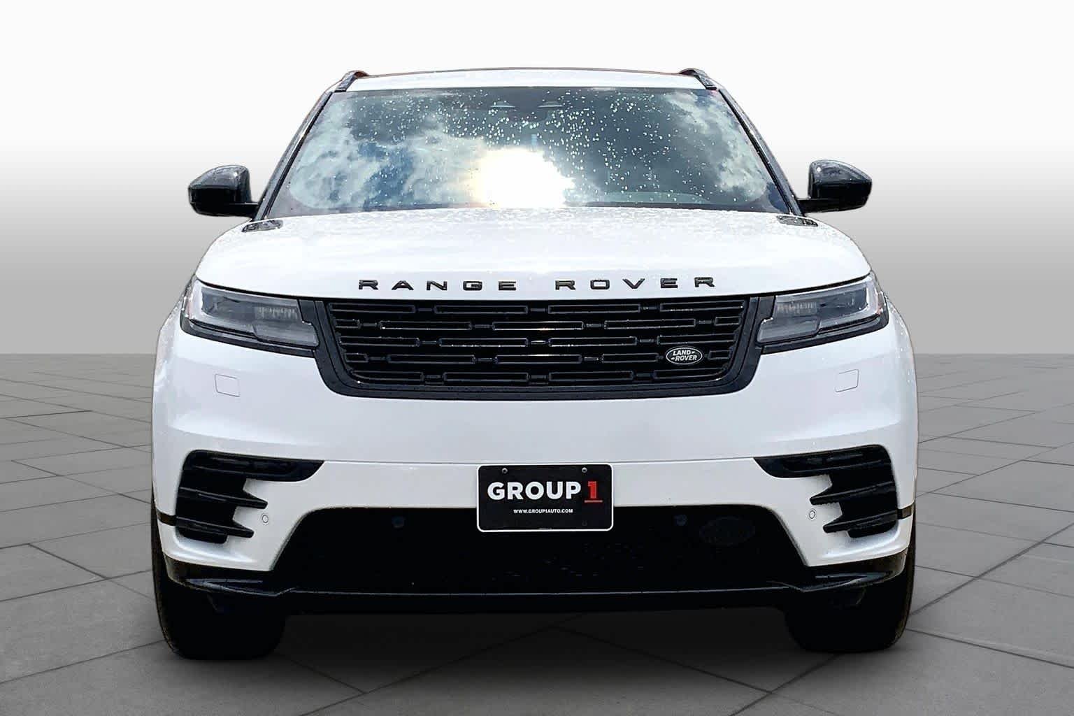 Used 2025 Fuji White Land Rover Dynamic SE image 4