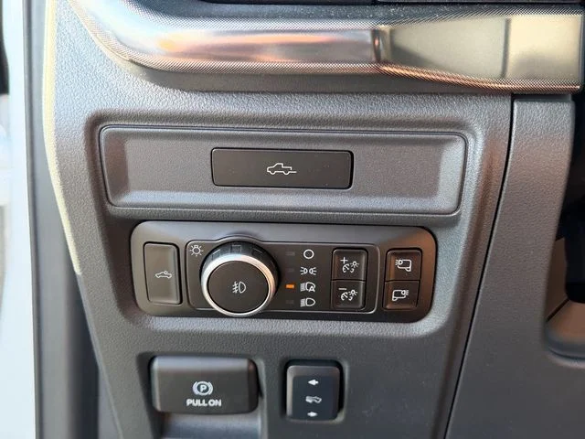 New 2026 Oxford White Ford Tremor® image 18
