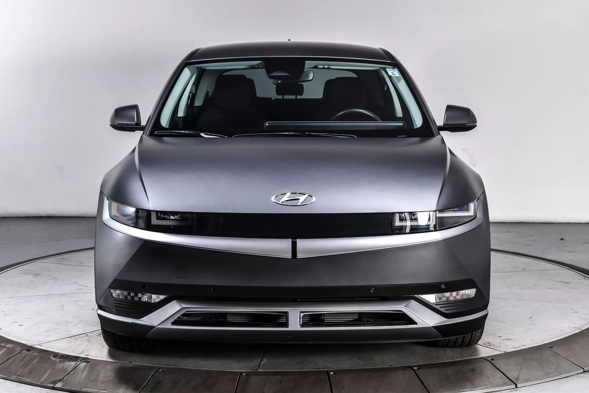 Used 2024 Gray Hyundai SEL image 7