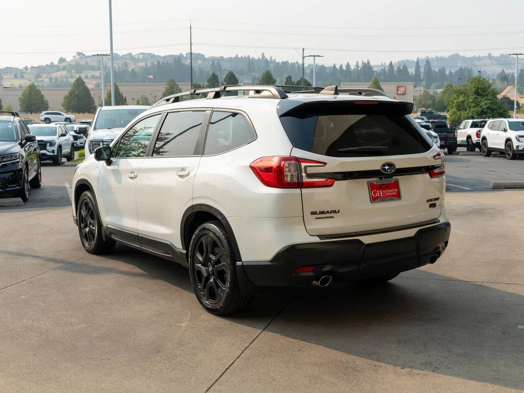 Used 2023 White Subaru Onyx Edition image 5