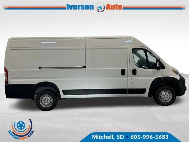 New 2026 Bright White Clear-Coat Exterior Paint RAM Tradesman image 9
