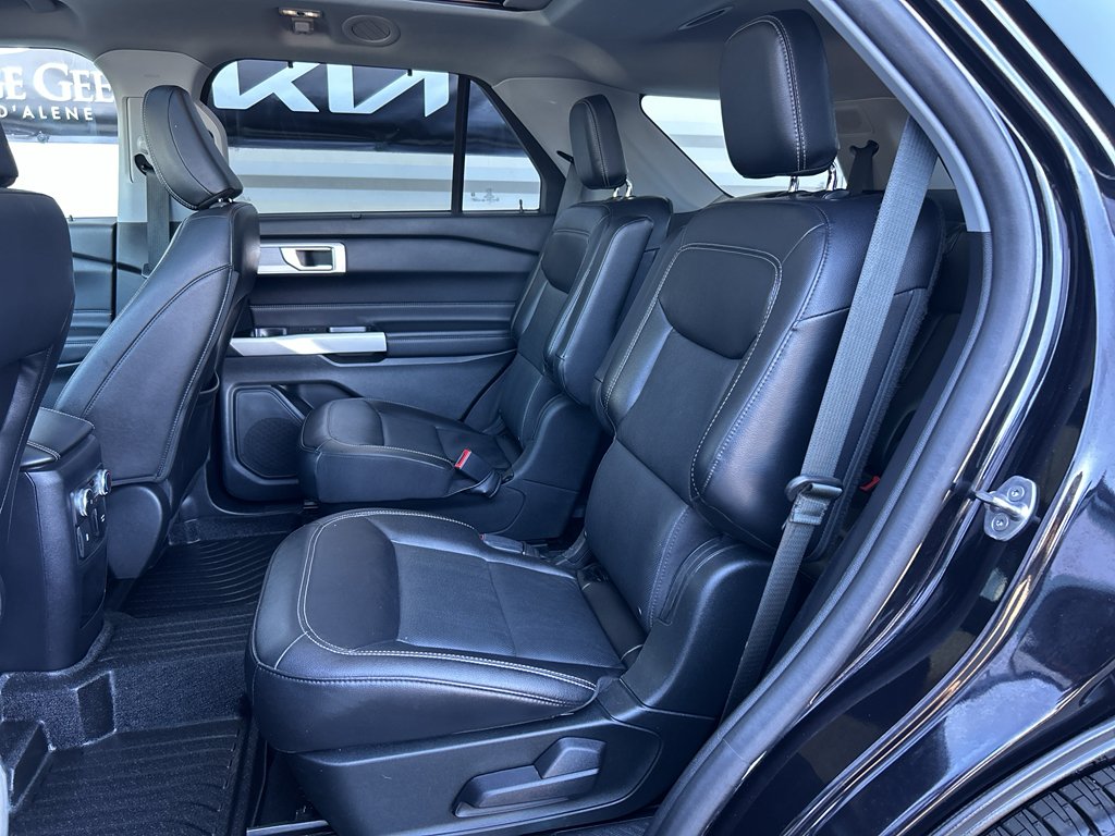 Used 2021 Black Ford Limited image 12