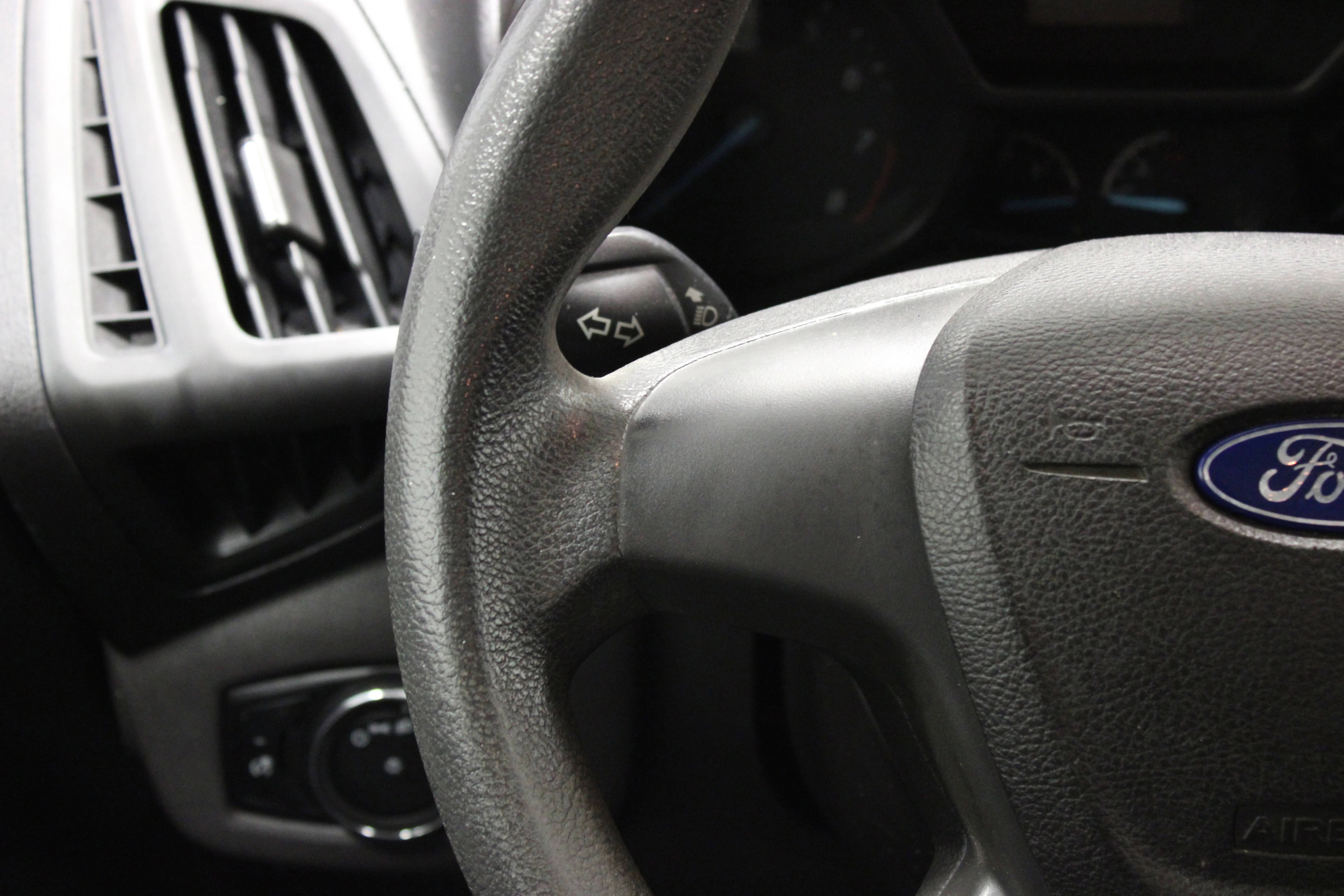 Used 2015 Frozen White Ford XL image 22