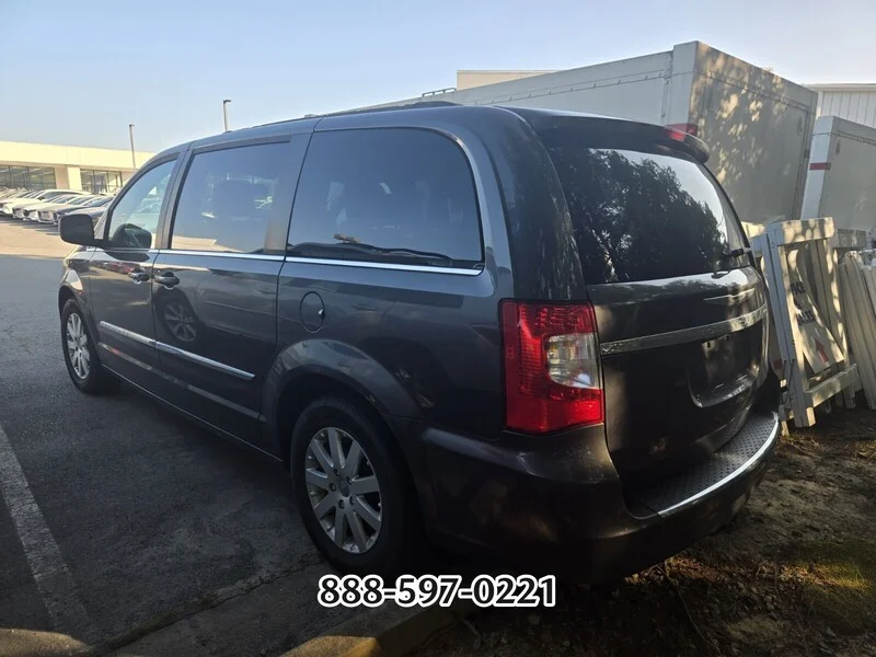 Used 2016 Crystal Metallic CHRYSLER Touring image 5