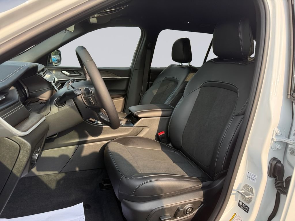 New 2026 Bright White Clearcoat Jeep Altitude image 10