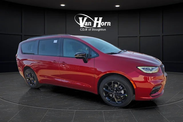 2026 Chrysler Pacifica Limited AWD's photo