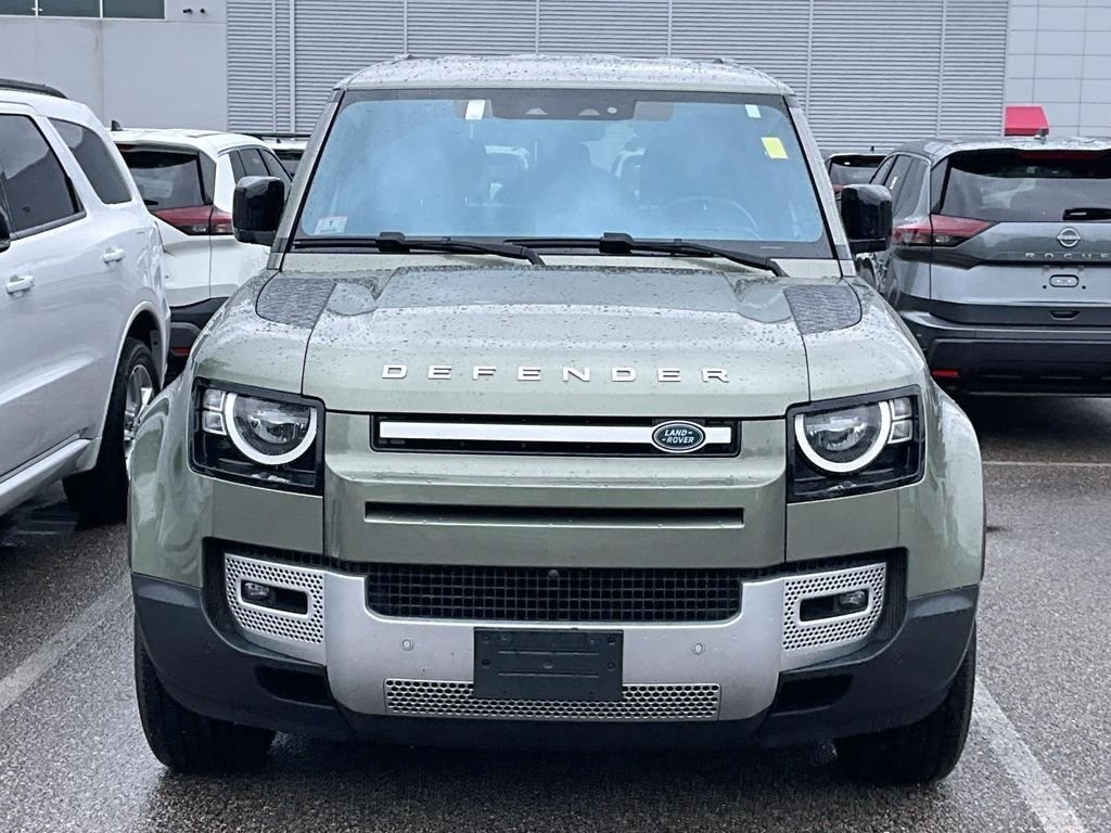Used 2020 Green Land Rover S image 2