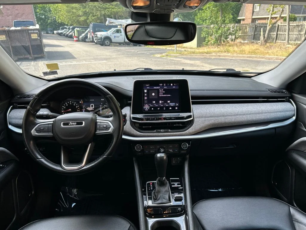 Used 2022 Gray Jeep Latitude image 23