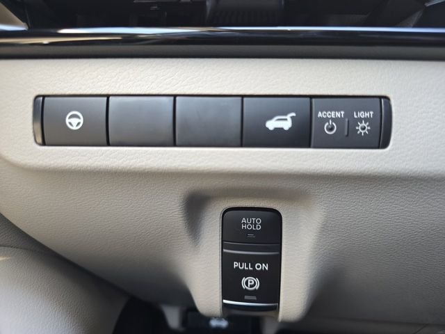 New 2026 Everest White Pearl TriCoat Nissan SL image 10