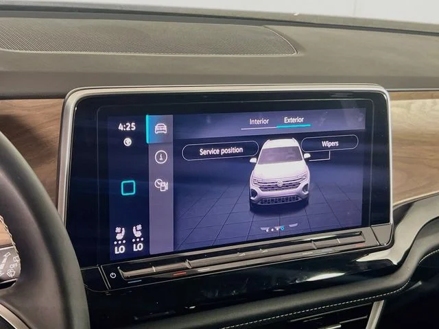 2025 Volkswagen Atlas SE w/Tech - Photo 16